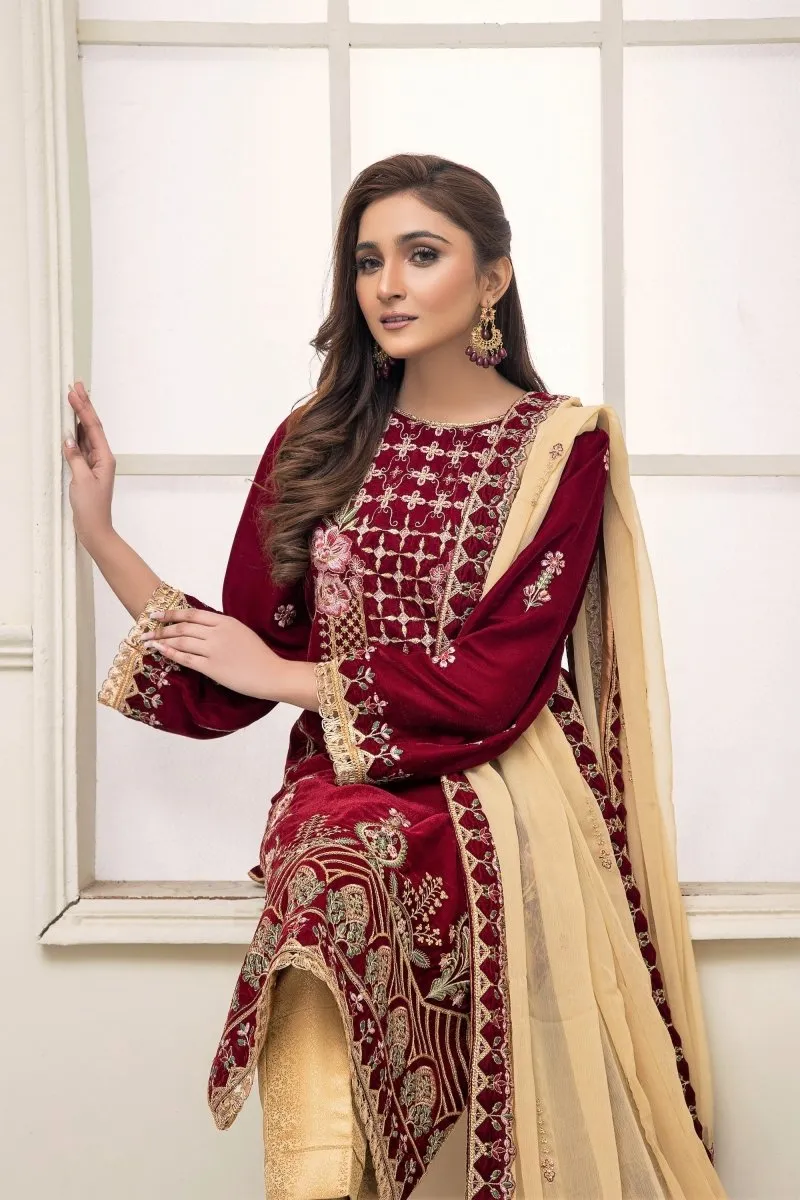Mihrimah Embroidered Velvet 3 Piece Suit MIH40